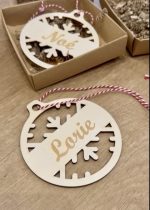 Boules de Noël en bois personnalisée