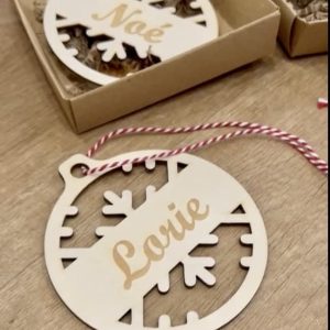 Boules de Noël en bois personnalisable