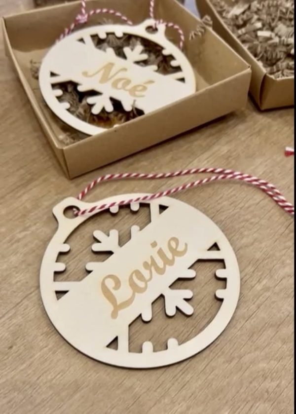 Boules de Noël en bois personnalisable