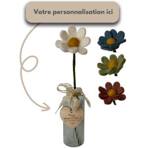 Vase avec fleurs coloris différents, cœur à personnalisé à graver